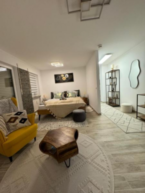 Cozy Nürnberg-Schwaig-Messe-Küche-Balkon